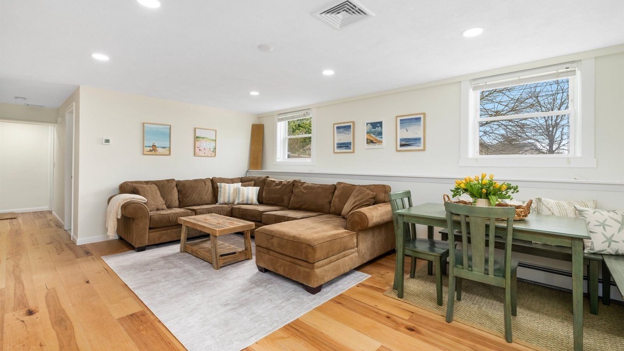 Photo of Livingroom in Point Judith
