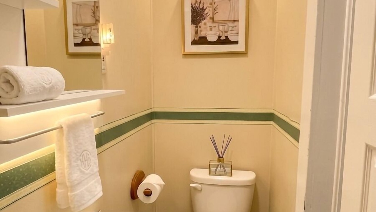 Photo of Bathroom in Niagara Falls