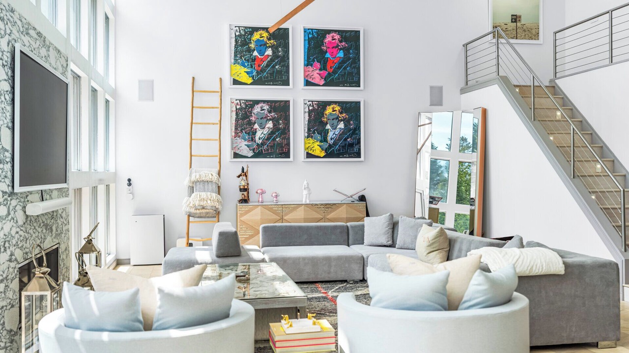 Photo of Livingroom in Shinnecock Hills