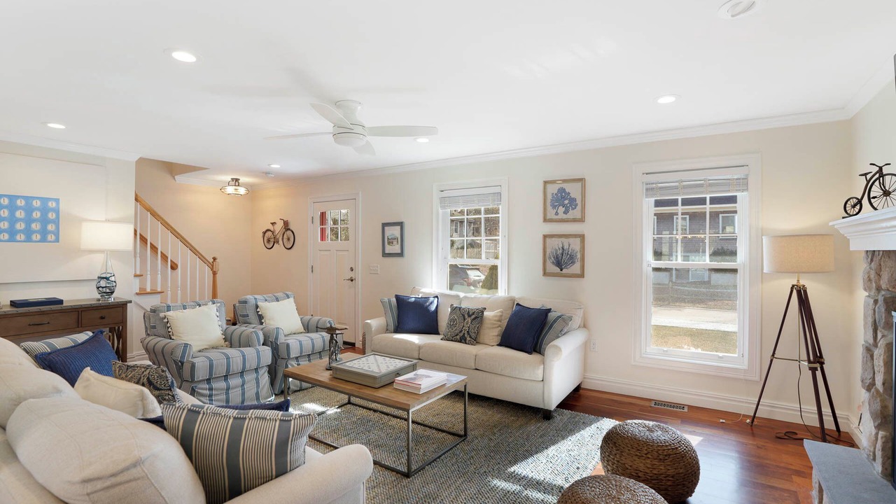 Photo of Livingroom in Oak Bluffs