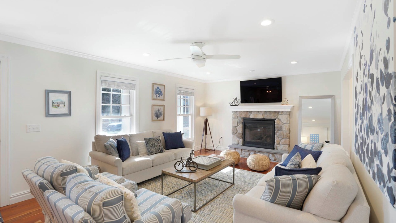 Photo of Livingroom in Oak Bluffs