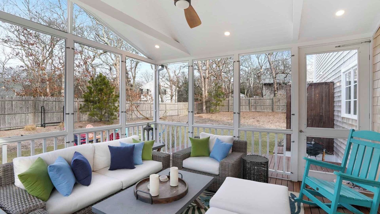 Photo of Livingroom in Oak Bluffs