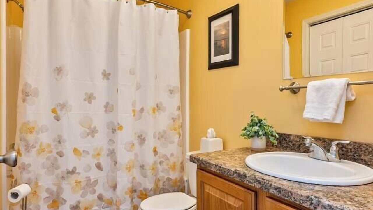 Photo of Bathroom in Cayuga