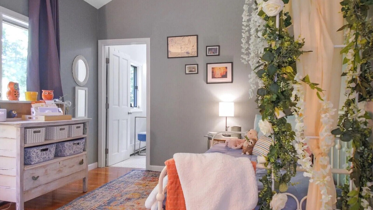 Photo of Bedroom in Belgrade Lakes