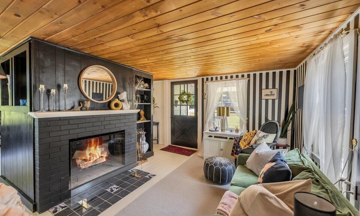 Photo of Livingroom in Ellsworth