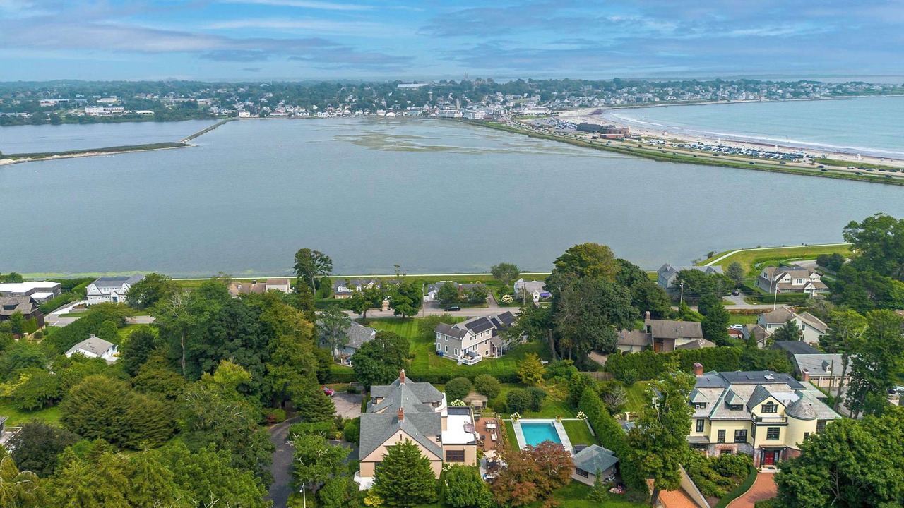 Photo of Outdoor in Top of the Hill