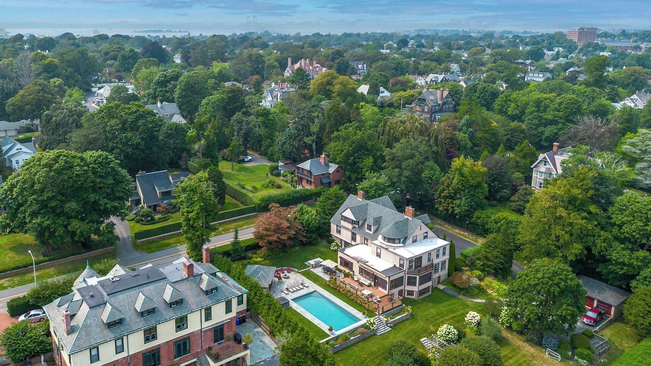 Photo of Outdoor in Top of the Hill