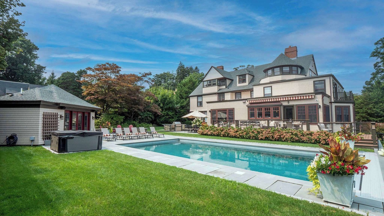 Photo of Outdoor in Top of the Hill