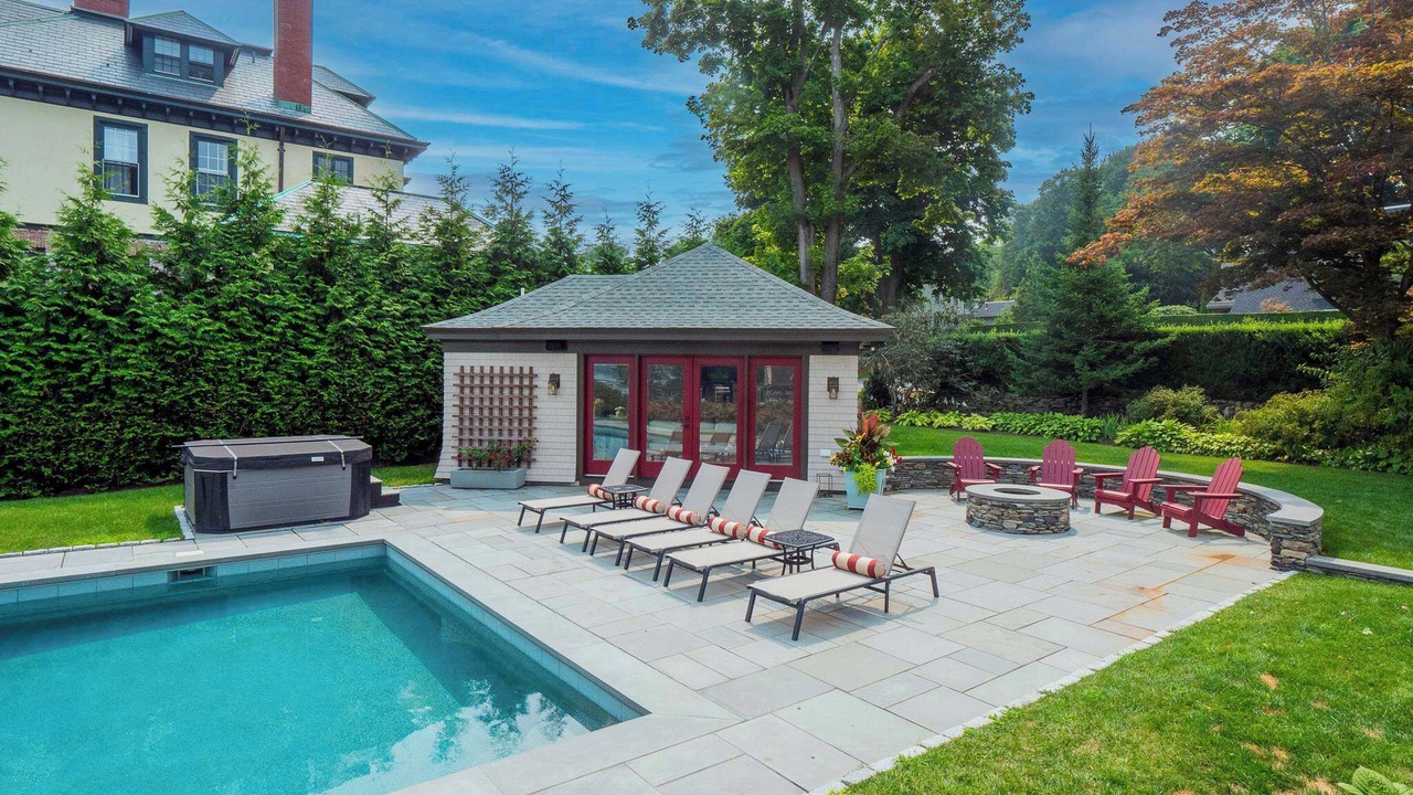 Photo of Outdoor in Top of the Hill