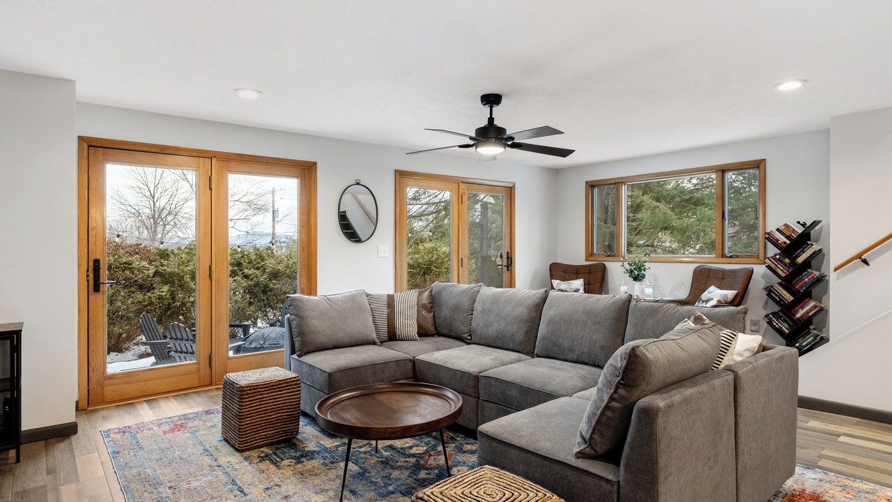 Photo of Livingroom in Bolton Landing