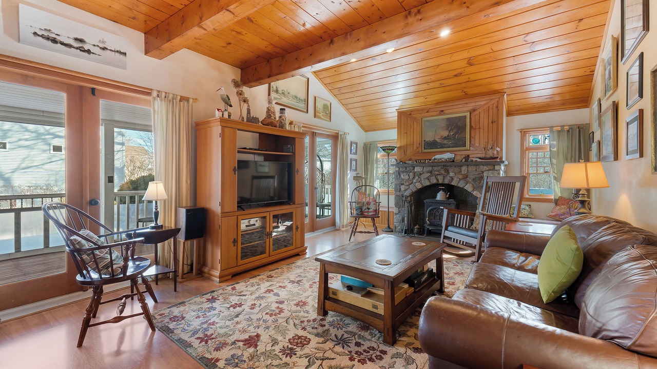 Photo of Livingroom in York Harbor