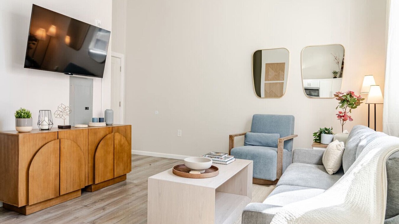 Photo of Livingroom in Downtown