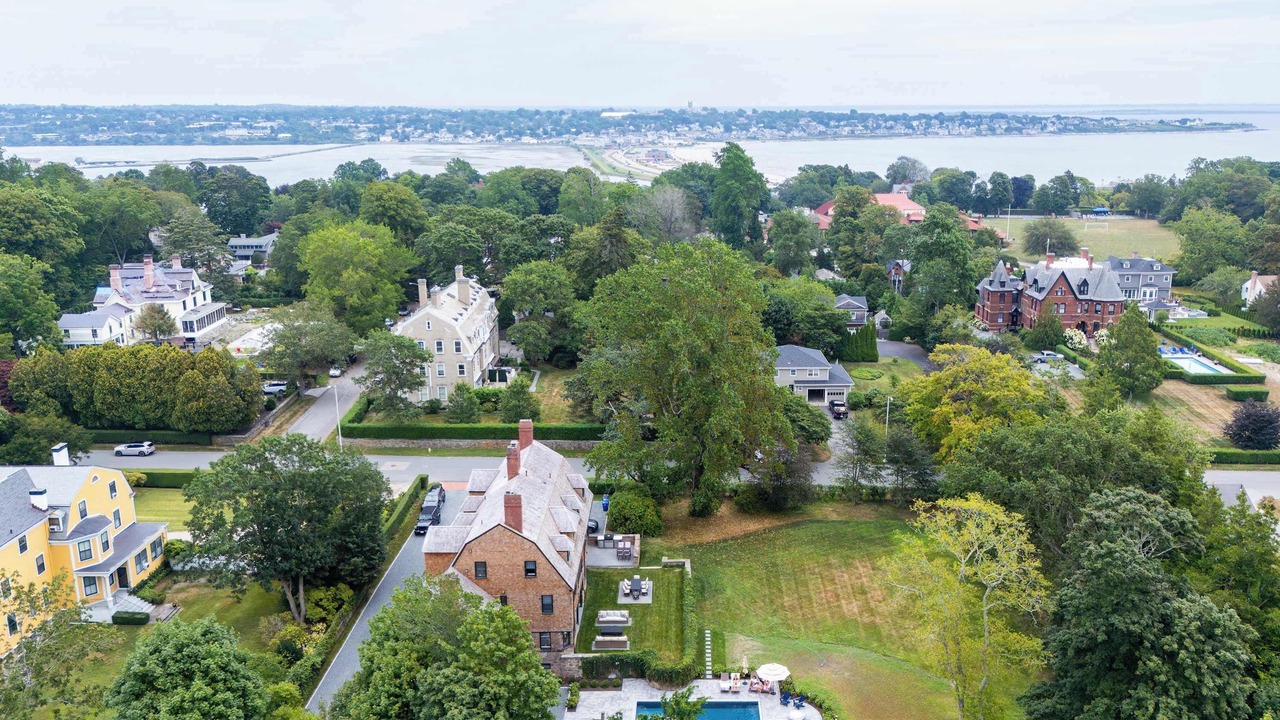 Photo of Outdoor in Top of the Hill