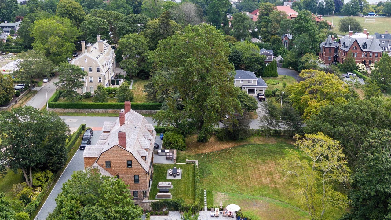 Photo of Outdoor in Top of the Hill