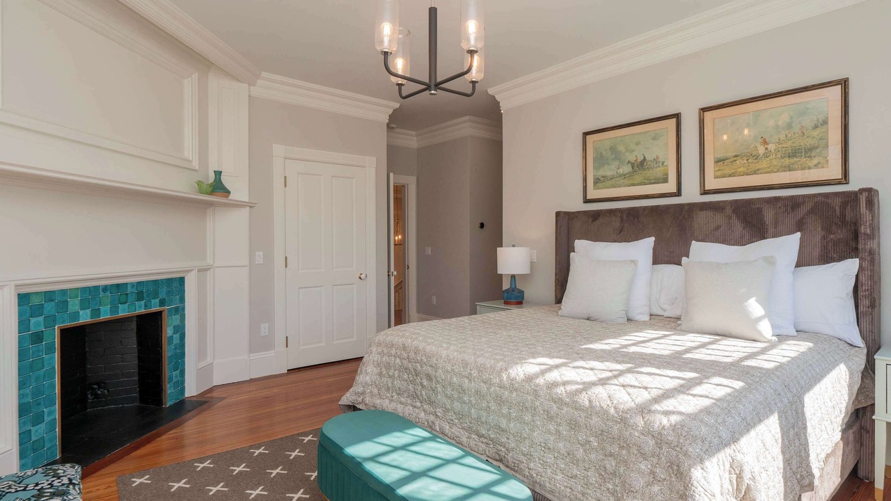 Photo of Bedroom in Top of the Hill