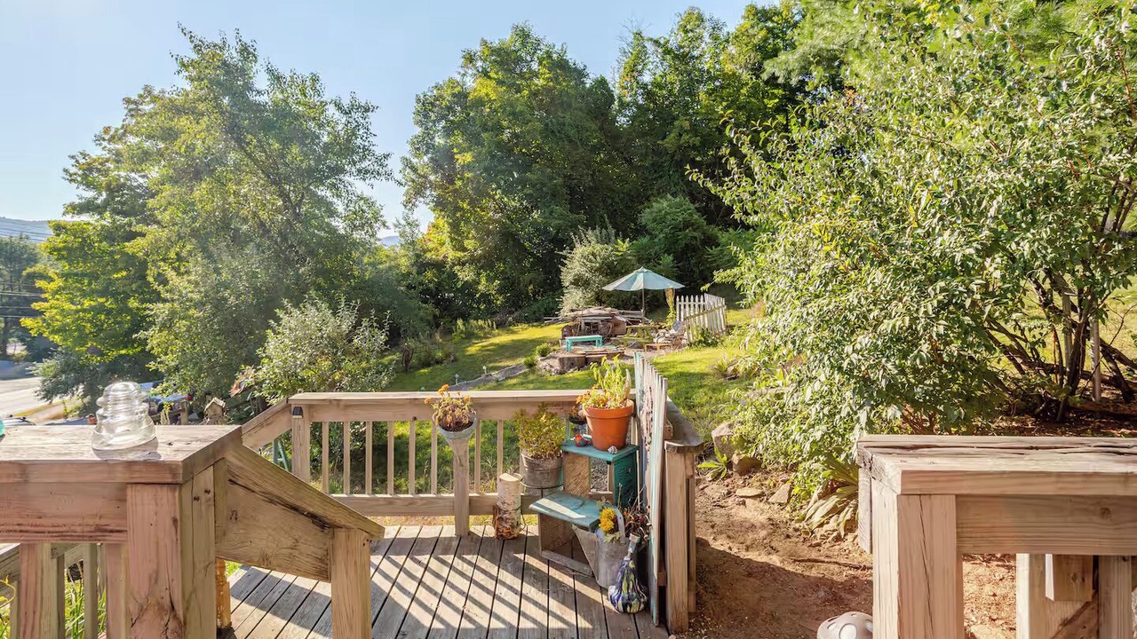 Photo of Outdoor in Ashland