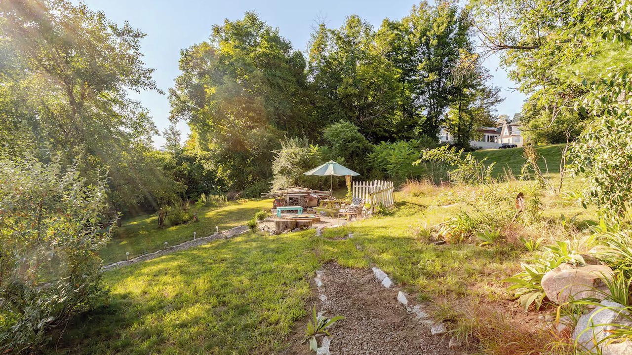 Photo of Outdoor in Ashland