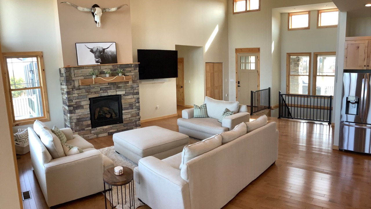 Photo of Livingroom in Ontario City