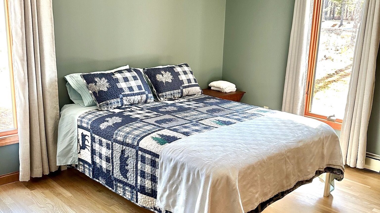 Photo of Bedroom in Moultonborough