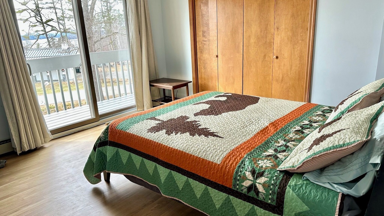 Photo of Bedroom in Moultonborough