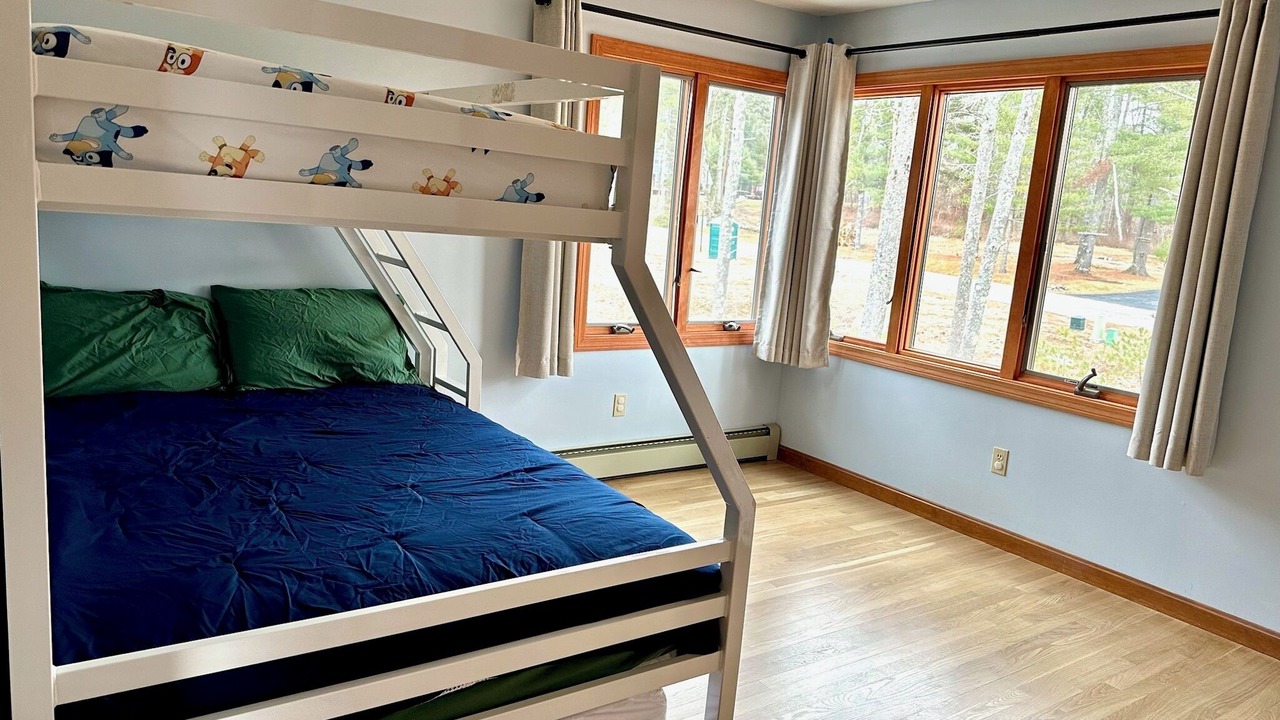 Photo of Bedroom in Moultonborough
