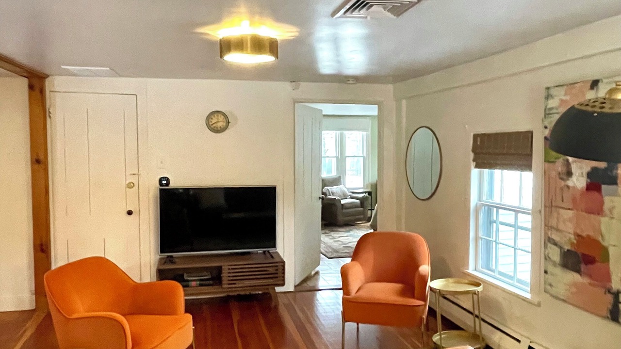 Photo of Livingroom in Guilford