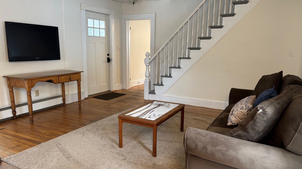 Photo of Livingroom in Lenox