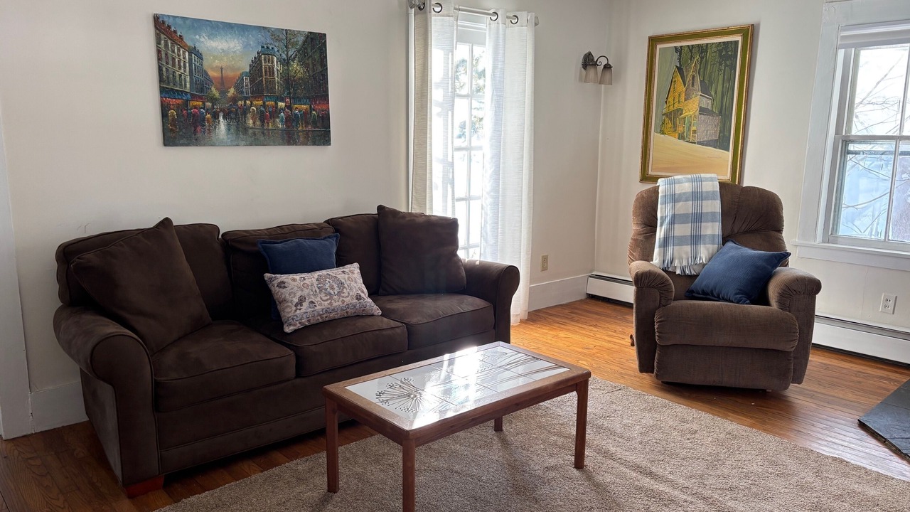 Photo of Livingroom in Lenox