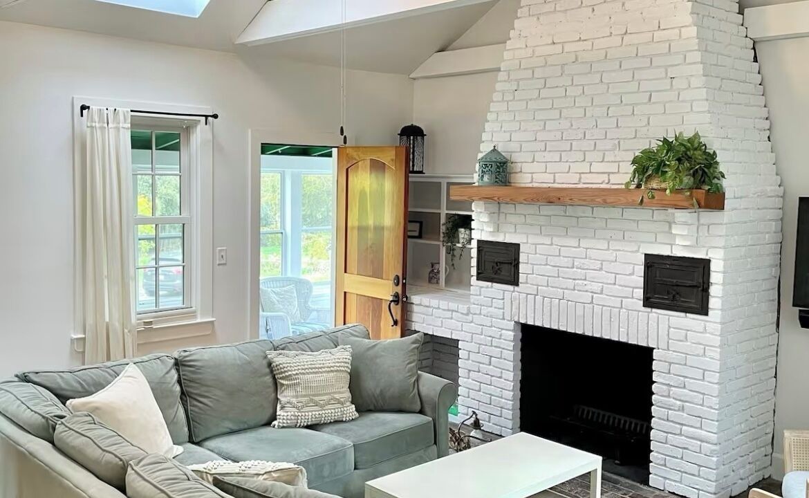 Photo of Livingroom in West Falmouth