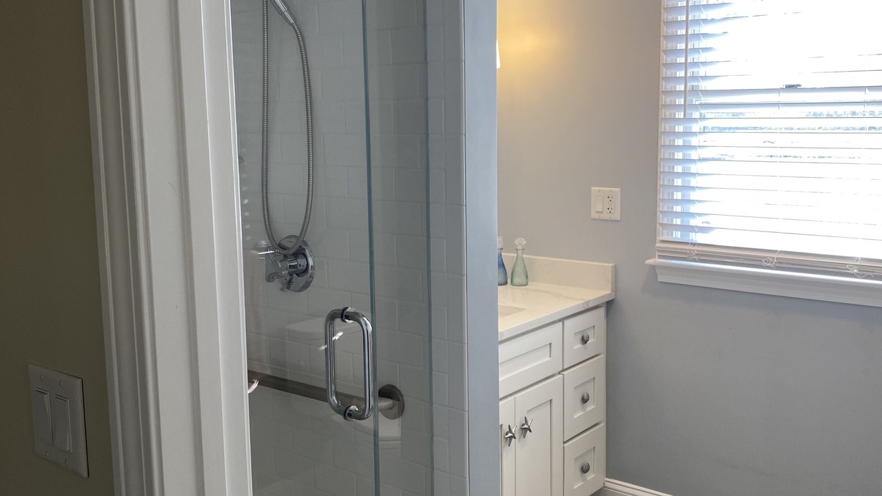 Photo of Bathroom in Seconsett Island