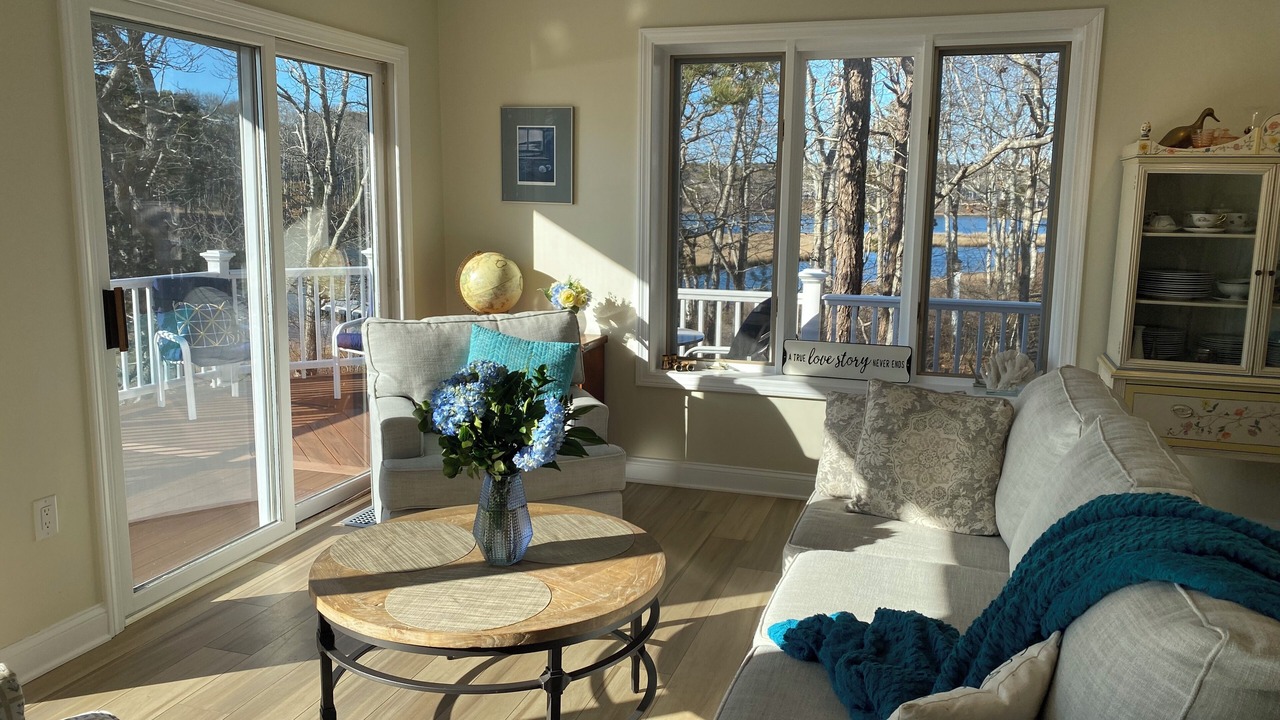 Photo of Livingroom in Seconsett Island