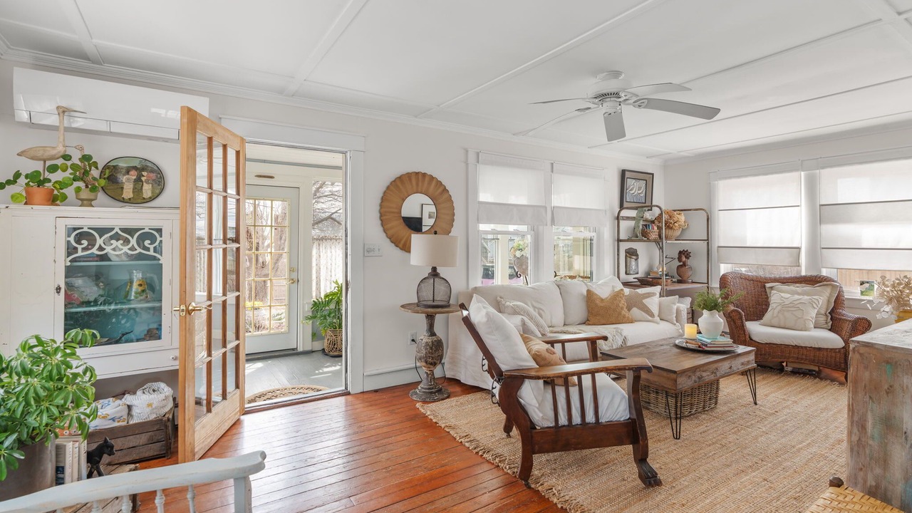 Photo of Livingroom in Hyannis