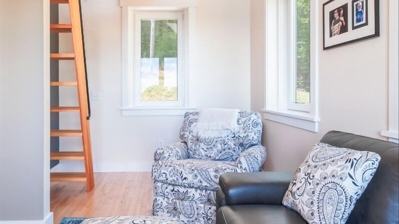 Photo of Bedroom in Northport