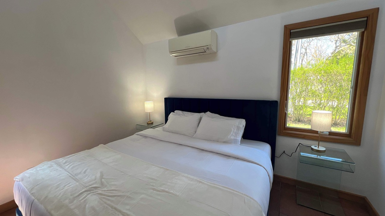 Photo of Bedroom in Shinnecock Hills