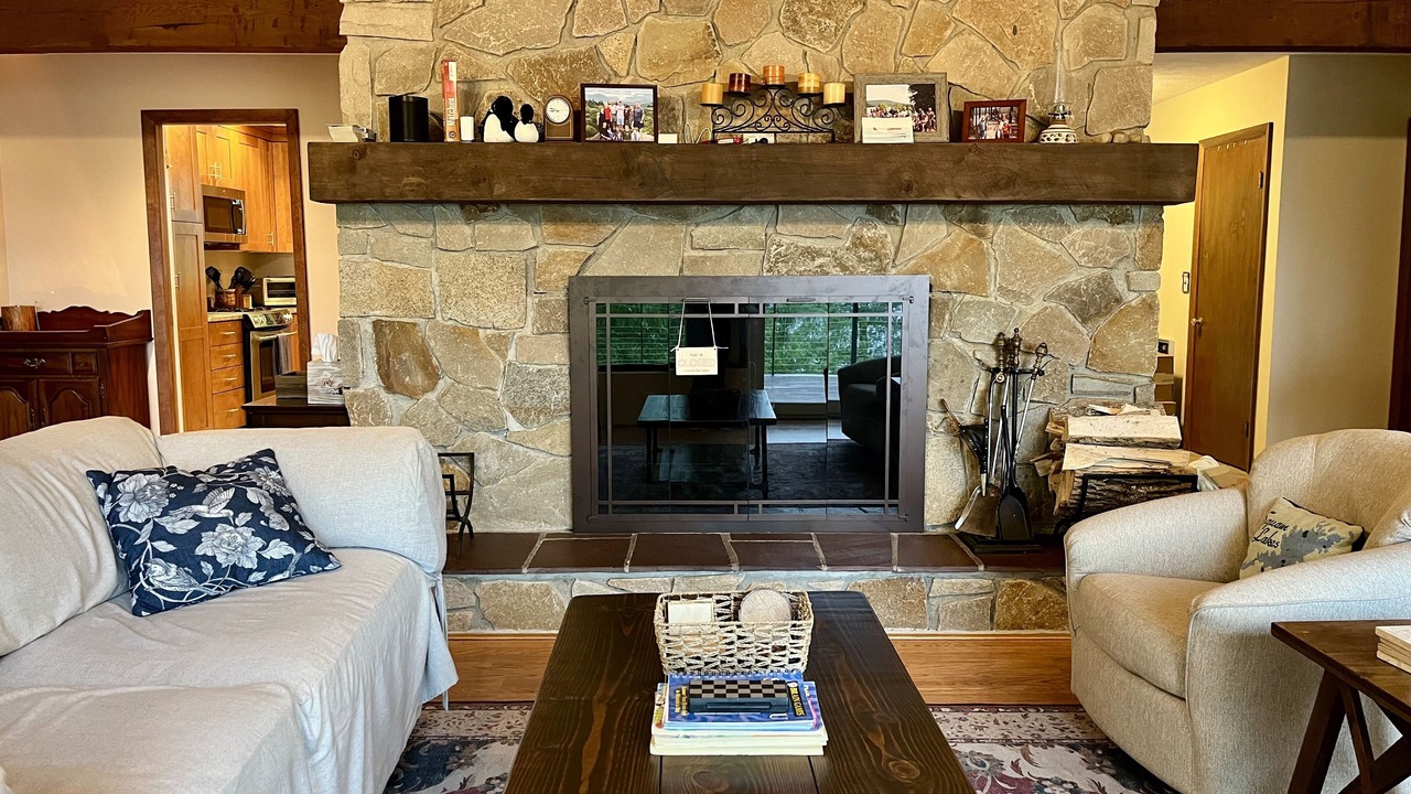 Photo of Livingroom in Ashland