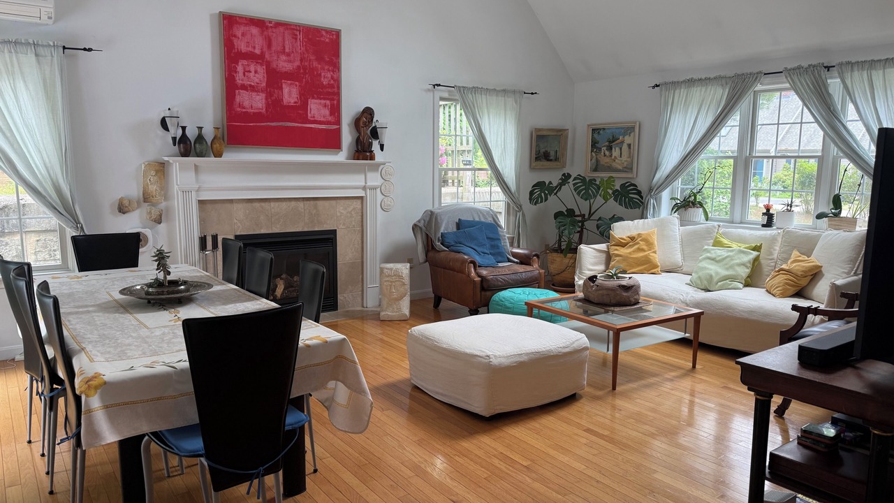 Photo of Livingroom in Mashpee