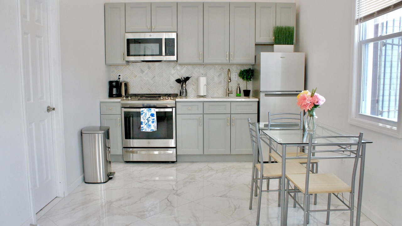 Photo of Kitchen in Ditmars Steinway