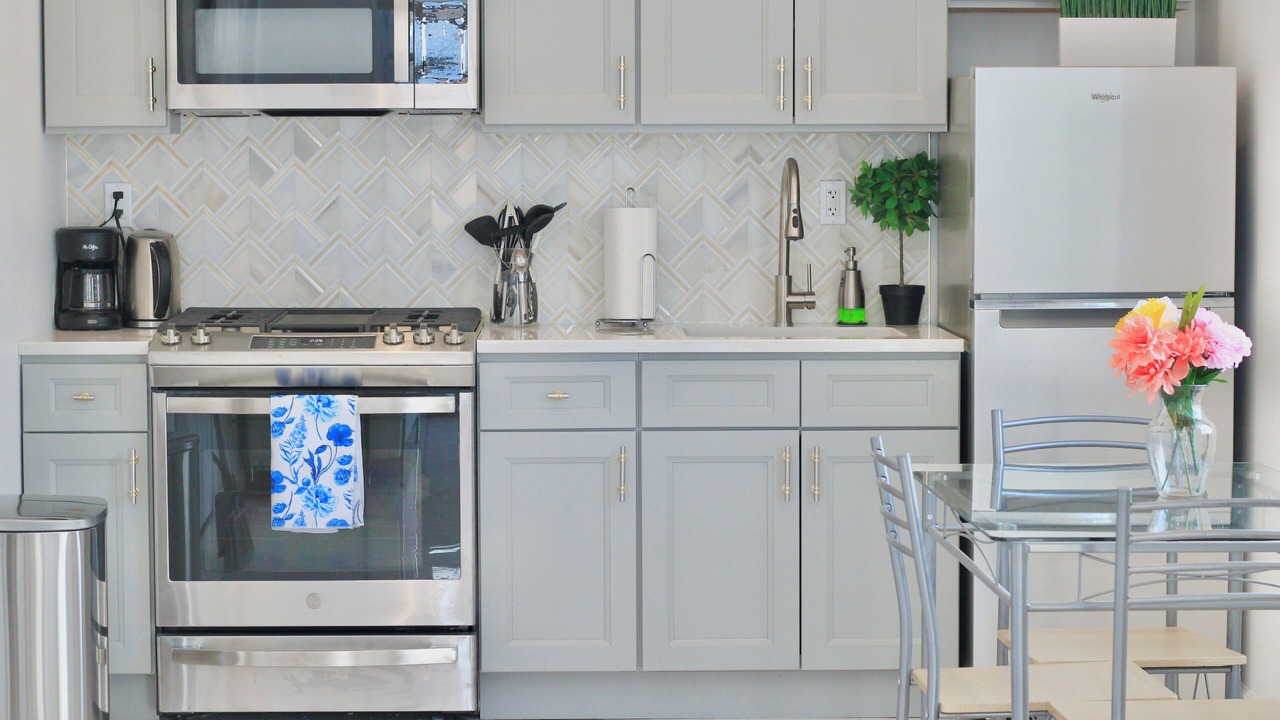Photo of Kitchen in Ditmars Steinway