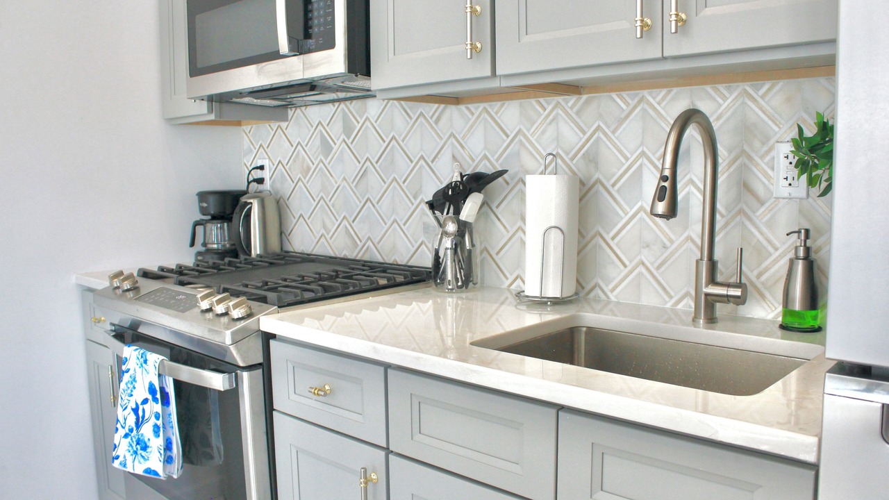 Photo of Kitchen in Ditmars Steinway