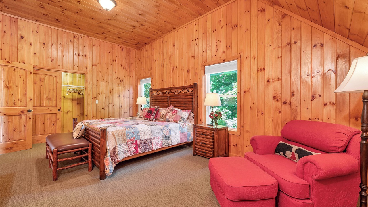Photo of Bedroom in Moultonborough
