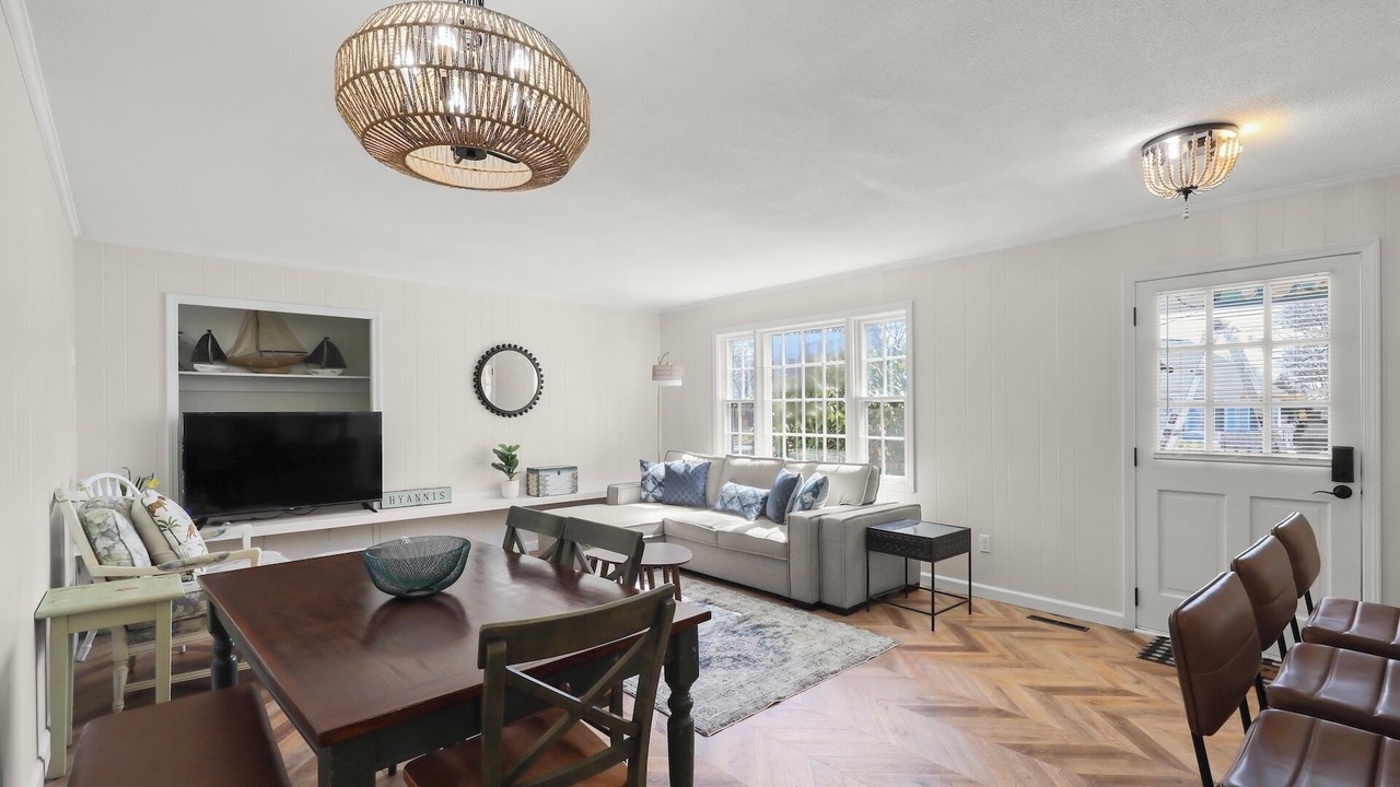 Photo of Livingroom in Hyannis