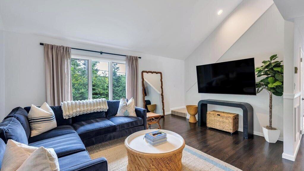 Photo of Livingroom in Noyack