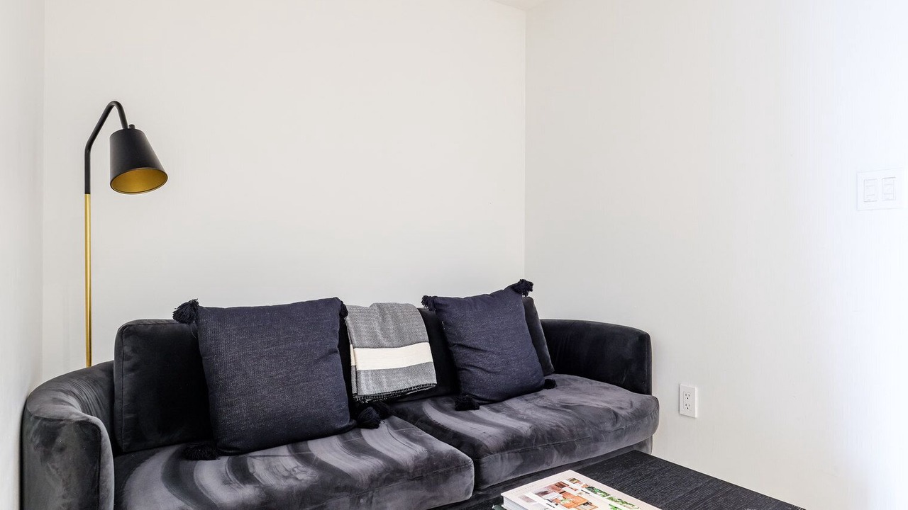 Photo of Livingroom in Seaport District