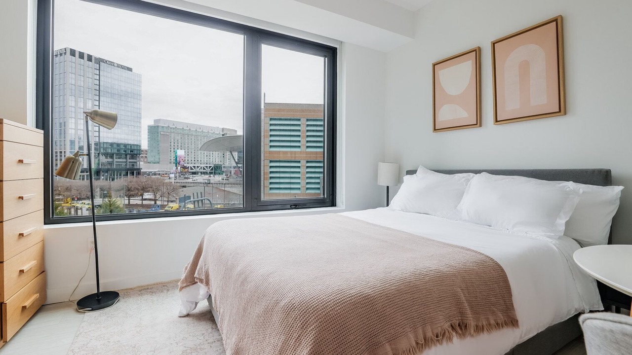 Photo of Bedroom in Seaport District