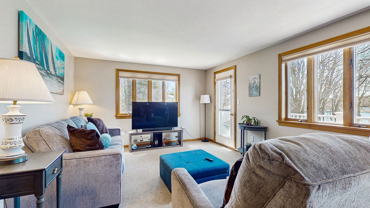 Photo of Livingroom in York Harbor