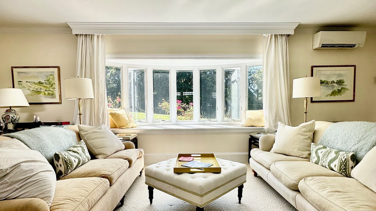 Photo of Livingroom in Bellevue Avenue Historic District