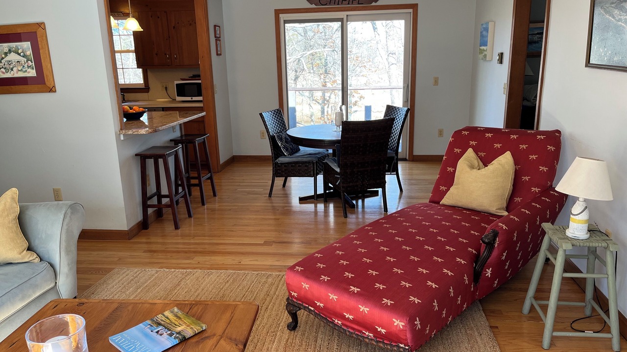 Photo of Livingroom in Chatham
