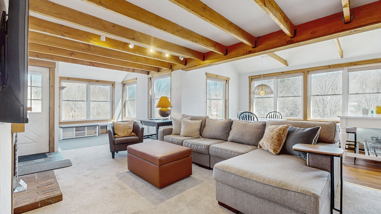 Photo of Livingroom in Proctorsville