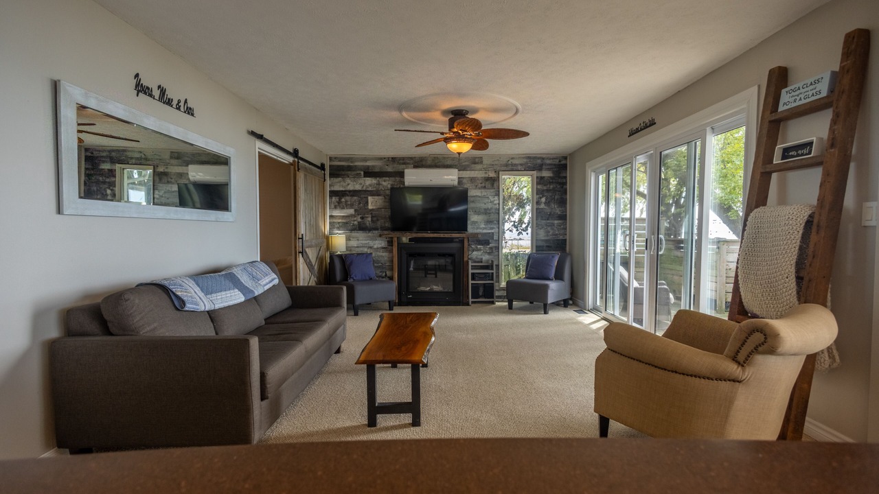 Photo of Livingroom in Dunnville