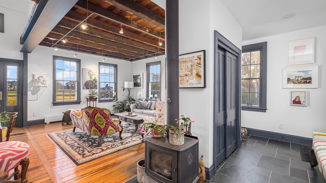 Photo of Livingroom in Tiverton